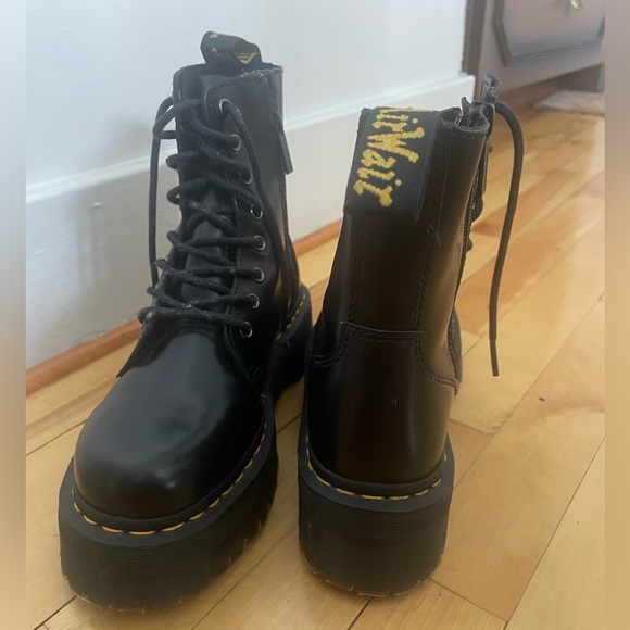 Dr. Martens - Picture 3 of 4